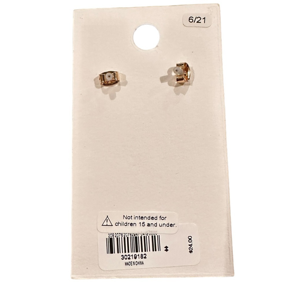 FREE WITH BUNDLE- NWT Chunky Gold Chain Earrings - Picture 3 of 3